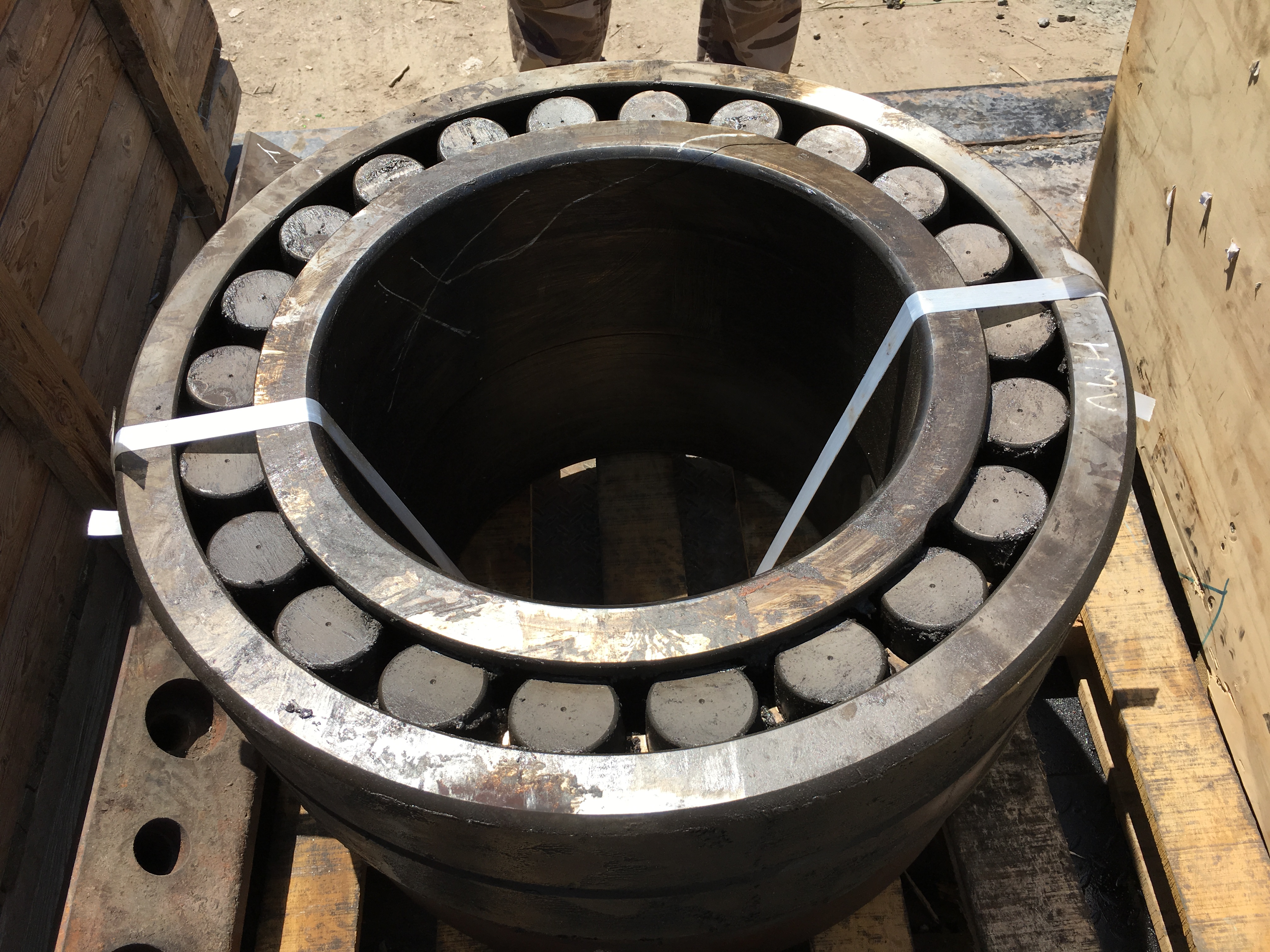 Jaw crusher bearing for metso c160