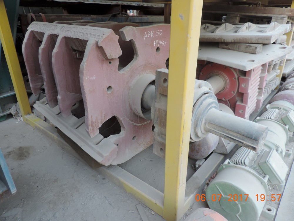 Jaw crusher bearing for metso c160
